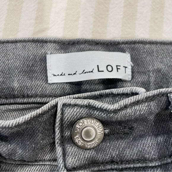 LOFT Button Front High Rise Ankle Length Skinny Jeans in Gray Size 26 - Picture 7 of 11